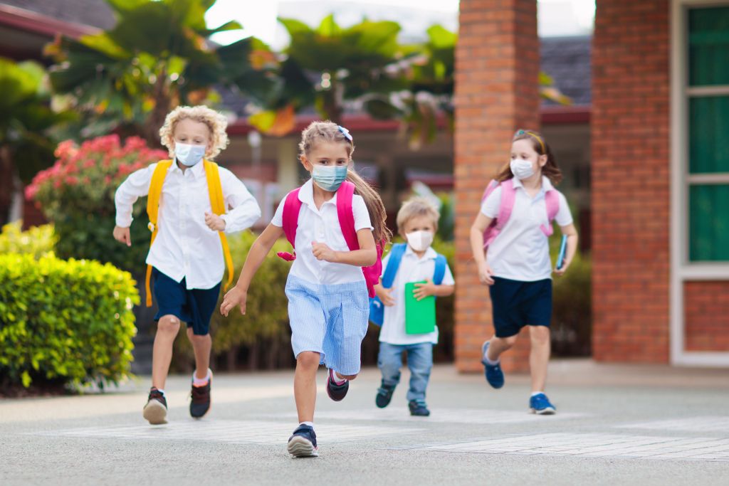 Σχολεία: Πότε θα ανοίξουν - Θα φοράνε μάσκα οι μαθητές;