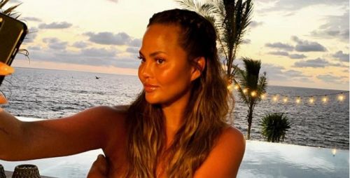 Chrissy Teigen: Το μήνυμά της προς όλες τις γυναίκες