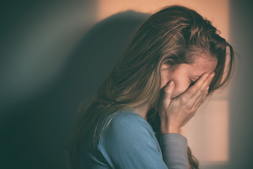 Βρετανία: Το ποσοστό των ανθρώπων που πάσχουν από κατάθλιψη διπλασιάστηκε μέσα στην πανδημία