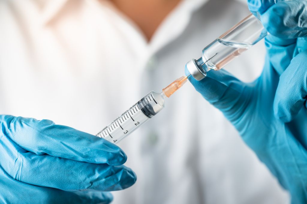 Κοροναϊός: «Παγώνουν» οι δοκιμές εμβολίου της AstraZeneca λόγω παρενέργειας