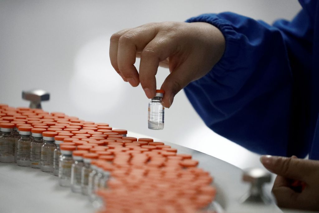 Έρευνα: Πιθανότερο να κάνουν το εμβόλιο κατόπιν σύστασης από τον εργοδότη