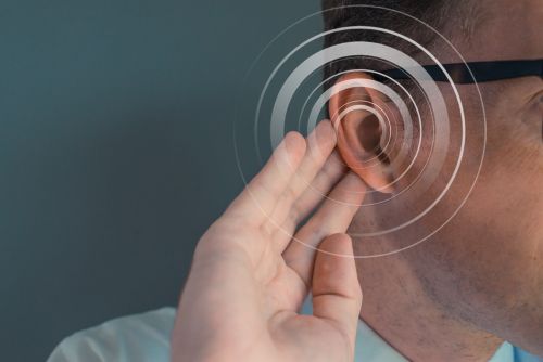Έρευνα: Ο κοροναϊός μπορεί να προκαλέσει ξαφνική και μόνιμη απώλεια ακοής