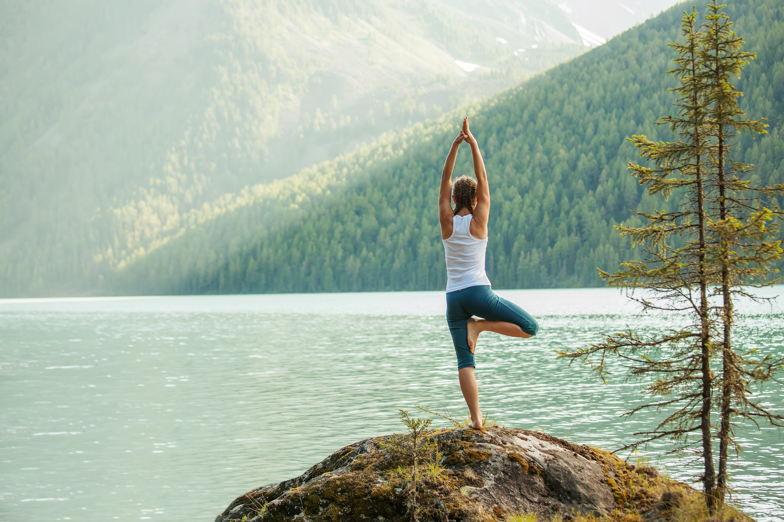 Χρόνιος πόνος: Φυσική ανακούφιση με yoga και διαλογισμό