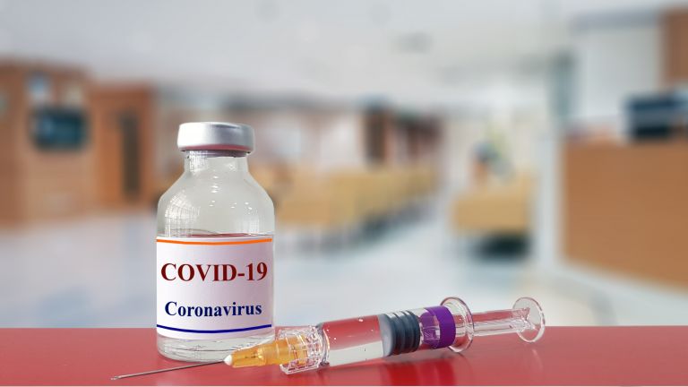 Κοροναϊός: Εμβόλιο στα νοσοκομεία στις αρχές Δεκεμβρίου, υποστηρίζουν βρετανικά ΜΜΕ | vita.gr