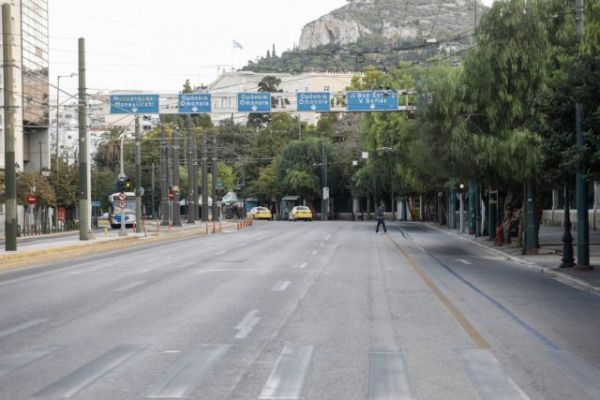 Απαγόρευση κυκλοφορίας σε όλη τη χώρα από τις 9 το βράδυ