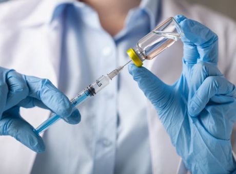 Εμβόλια κατά του κοροναϊού: Στο «μικροσκόπιο» η λειτουργία τους