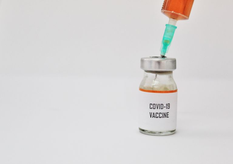 Εμβόλιο κατά κοροναϊού: Πόσο θα κοστίσει – Ποιοι θα το πάρουν πρώτοι | vita.gr