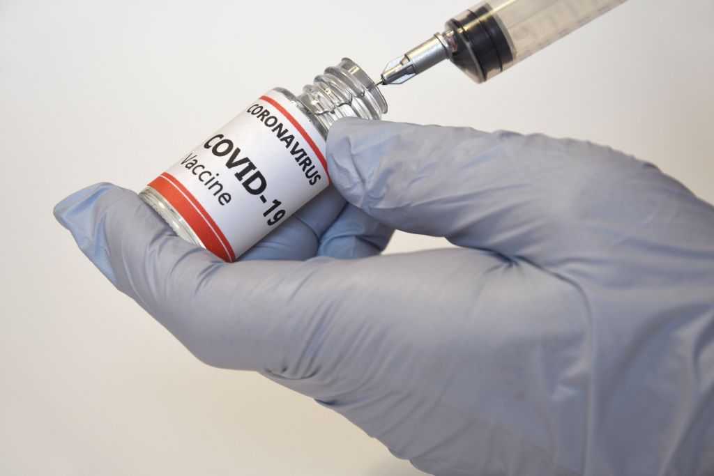 Κοροναϊός: Τα κρισιμότερα ερωτήματα για τα εμβόλια