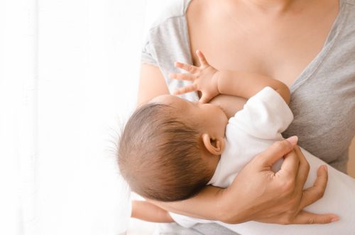 Νέα μελέτη: Το μητρικό γάλα προσφέρει προστασία ενάντια στον κοροναϊό