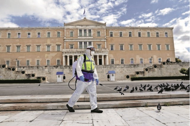 Κοροναϊός : Εντατικοποιούνται οι δράσεις καθαρισμού και απολύμανσης στο Δήμο Αθηναίων | vita.gr