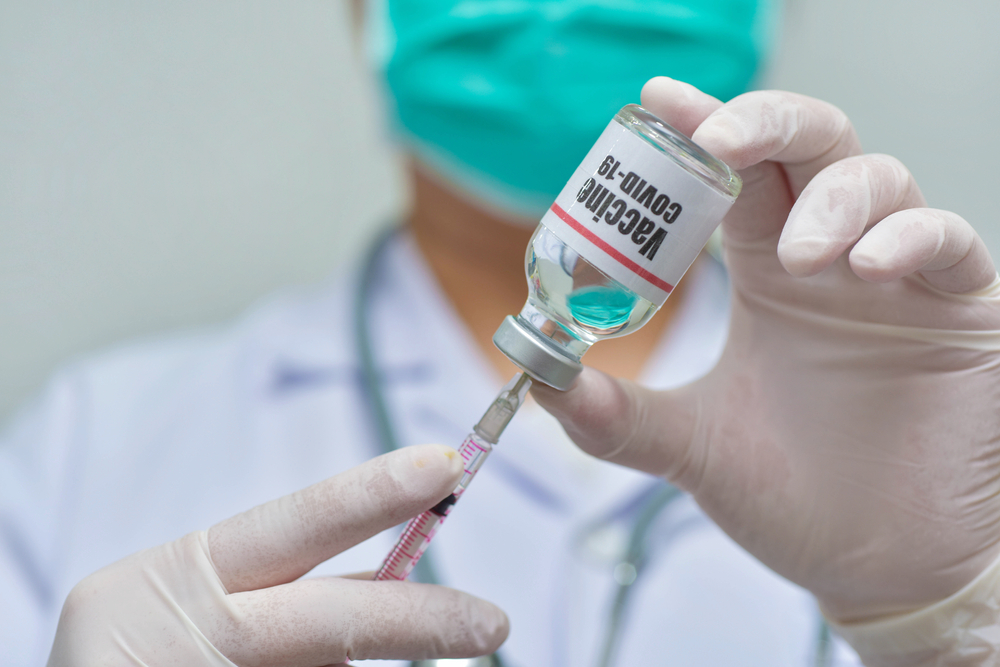 Κοροναϊός: Τι δείχνουν τα πρώτα στοιχεία από όσους έκαναν το εμβόλιο της Pfizer