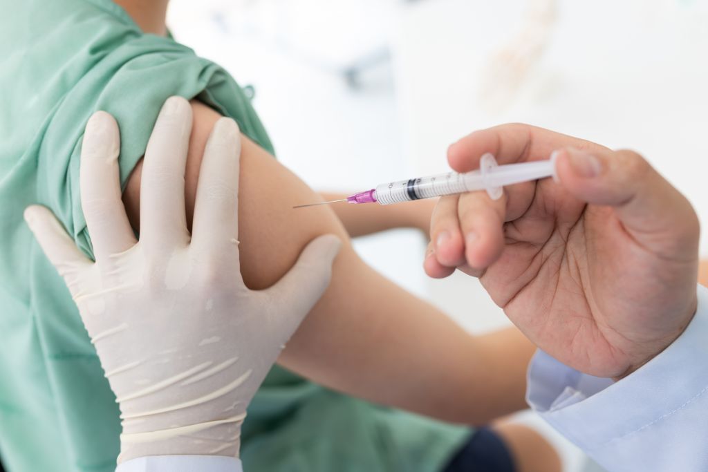 Κορωνοϊός - Έκκληση Μαγιορκίνη στους νέους να κάνουν το εμβόλιο