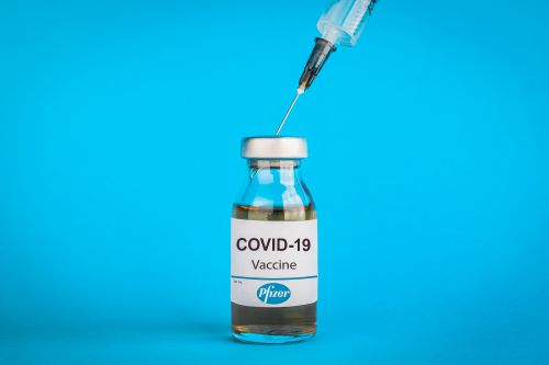 Κοροναϊός: Εξετάζεται η ενδεχόμενη έγκριση για επείγουσα χρήση του εμβολίου της Pfizer