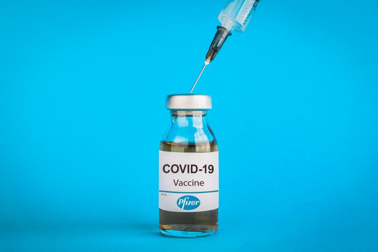 Κοροναϊός: Εξετάζεται η ενδεχόμενη έγκριση για επείγουσα χρήση του εμβολίου της Pfizer | vita.gr