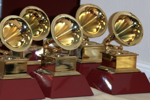 Grammys: Γιατί οι καλλιτέχνες αποσύρουν τις υποψηφιότητές τους από τα βραβεία;