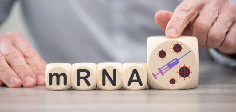 Εμβόλια mRNA: Ηλικιακές κατηγορίες και αντενδείξεις | vita.gr