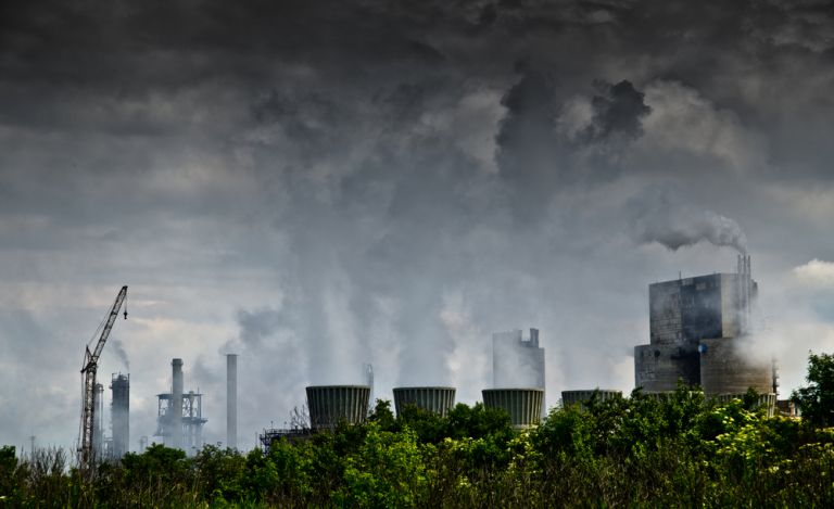 «Αόρατος δολοφόνος» η ατμοσφαιρική ρύπανση – Ευθύνεται για το 20% των θανάτων παγκοσμίως | vita.gr