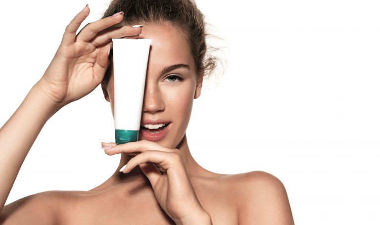 Skincare: Τα λάθη που κάνουν το δέρμα σας ξηρό | vita.gr