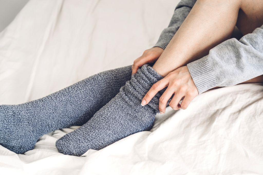 Τελικά πρέπει να κοιμόμαστε με κάλτσες ή όχι | Vita.gr