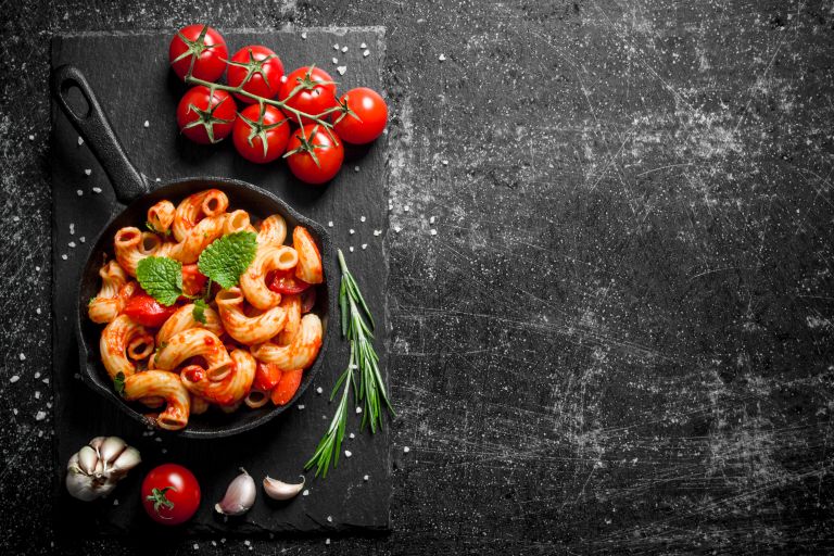 Ριγκατόνι με κόκκινη σάλτσα | vita.gr