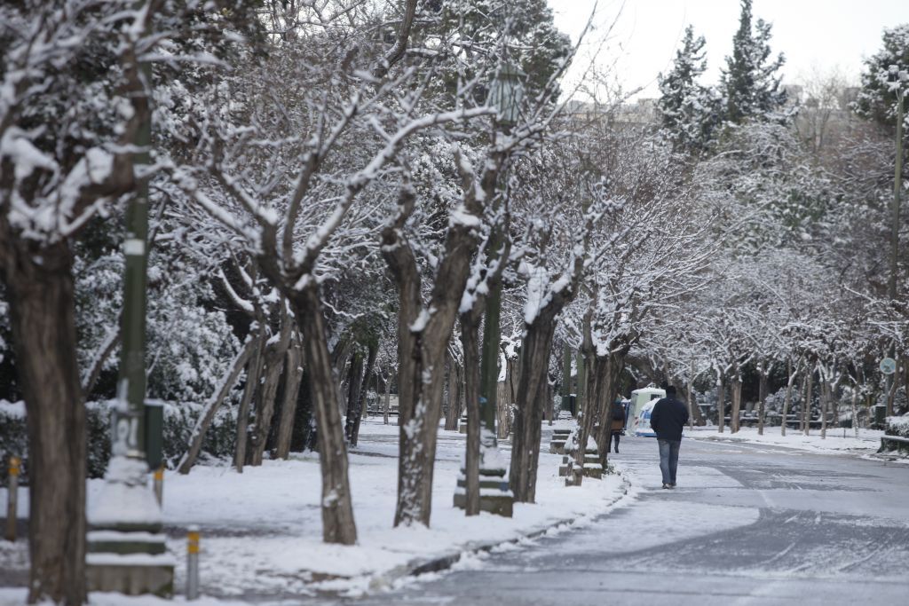 Καιρός: Απότομη πτώση της θερμοκρασίας φέρνει χιόνια, παγετό και καταιγίδες