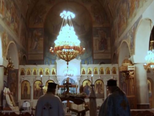 Κοροναϊός : Αδιανόητος συνωστισμός σε κηδεία ιερέα στη Δράμα – Βίντεο ντοκουμέντο