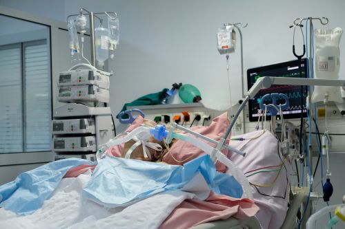 ΜΕΘ: Πώς οδηγηθήκαμε σε ρεκόρ πληρότητας στην Αττική