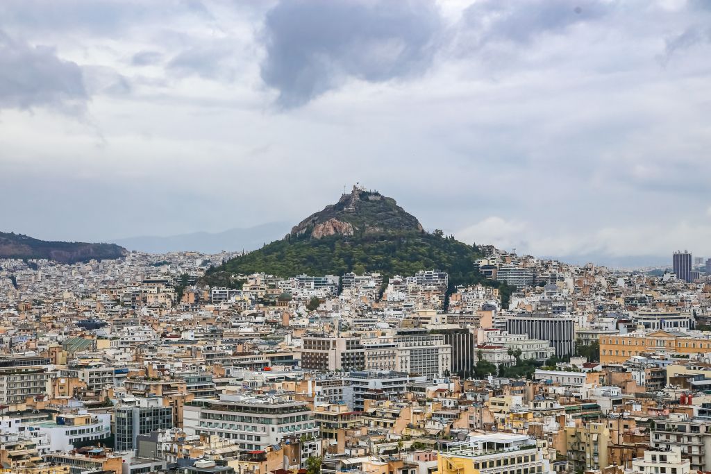 Καιρός - Συννεφιά με κρύο και βροχές