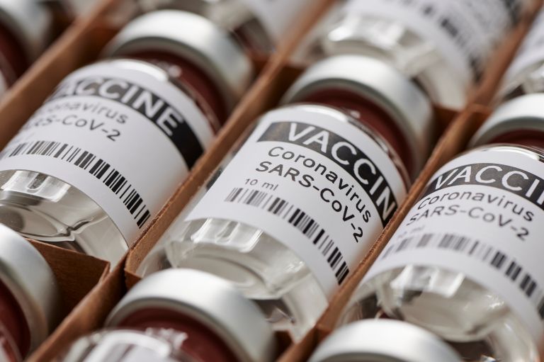 AstraZeneca: Συνεχίζονται μέχρι νεωτέρας οι εμβολιασμοί στην Ελλάδα | vita.gr