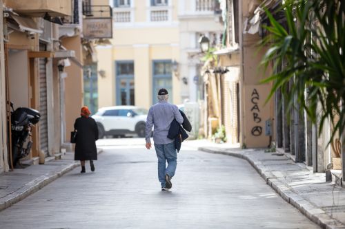 Κοροναϊός: Επανεξετάζονται τα περιοριστικά μέτρα του lockdown