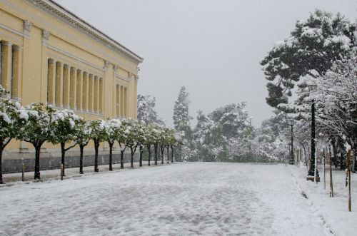 Καιρός: Τσουχτερό κρύο – Χιόνια και στην Αττική ανήμερα της 25ης Μαρτίου