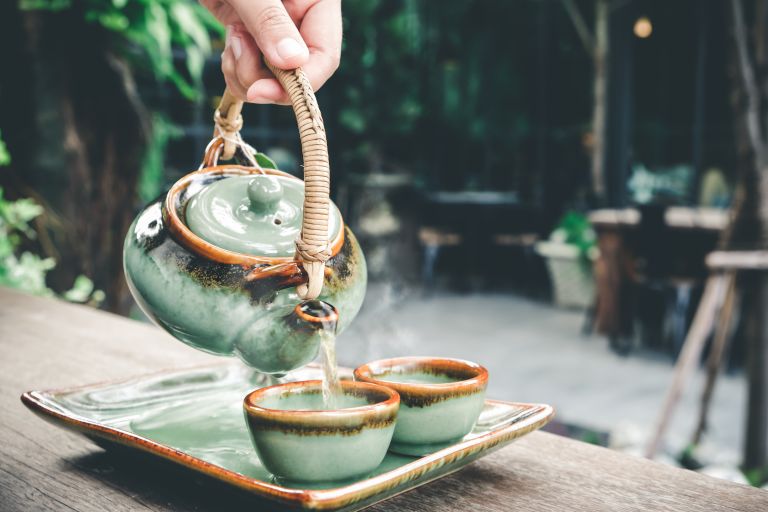 Πράσινο τσάι VS καφέ: Ποιο είναι καλύτερο για την υγεία | vita.gr