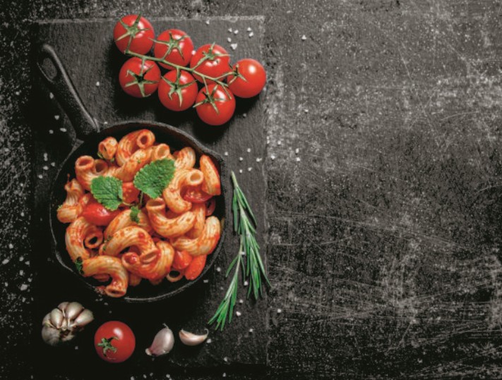Μακαρονάδα ριγκατόνι με κόκκινη σάλτσα | vita.gr