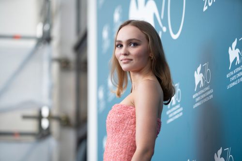 Το σικ make up look της Lily-Rose Depp