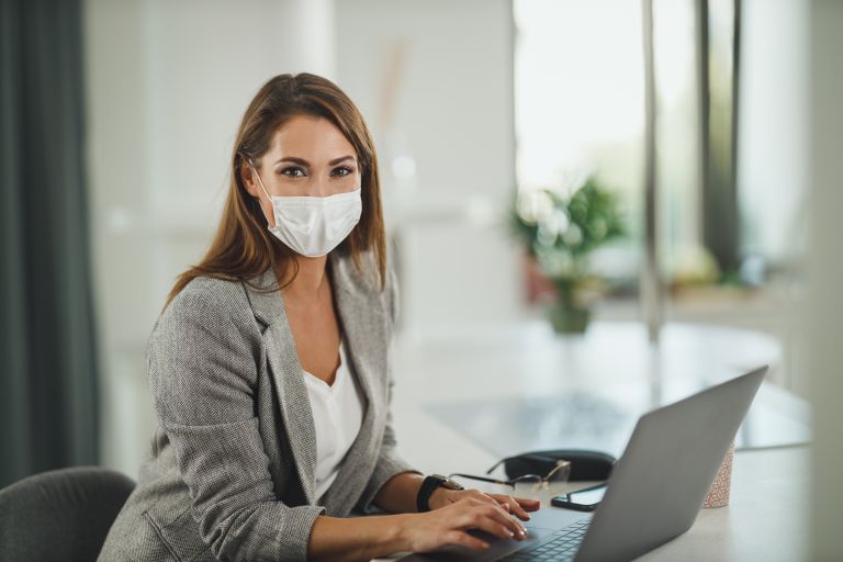 Κοροναϊός: Η μάσκα στο γραφείο δεν είναι αρκετή – Τι άλλο χρειάζεστε | vita.gr