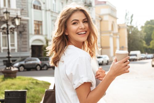 Λιπαρή επιδερμίδα: Tips “επιβίωσης” για τις ζεστές ημέρες