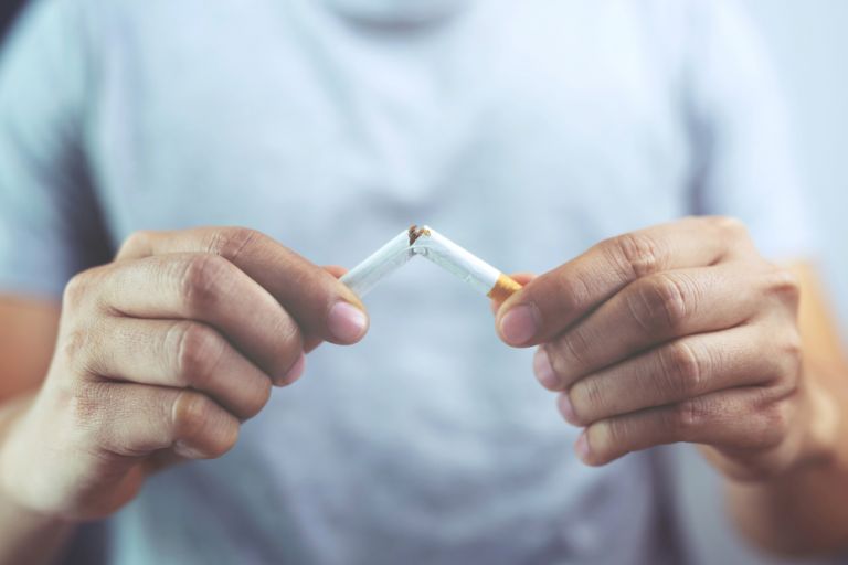 Η πανδημία «πάγωσε» τη διακοπή καπνίσματος | vita.gr