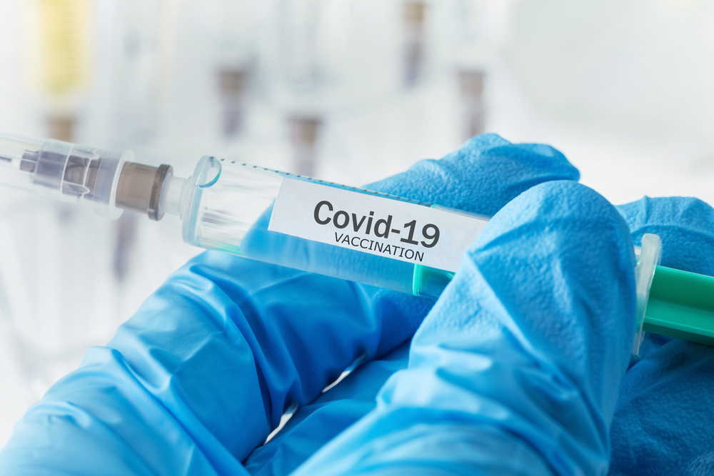 Εμβόλια Covid-19: Δεν υπάρχουν ενδείξεις για ανάγκη τρίτης δόσης, λέει ο ΕΜΑ