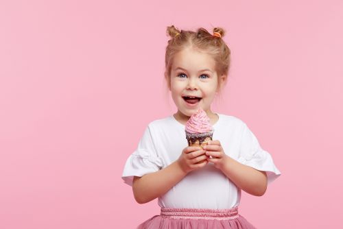 Τι να κάνετε όταν το παιδί θέλει να τρώει συνέχεια γλυκά