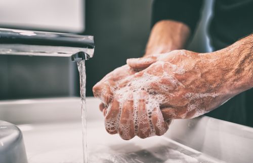 Πλύσιμο χεριών: Όλα τα βήματα για να το κάνετε σωστά
