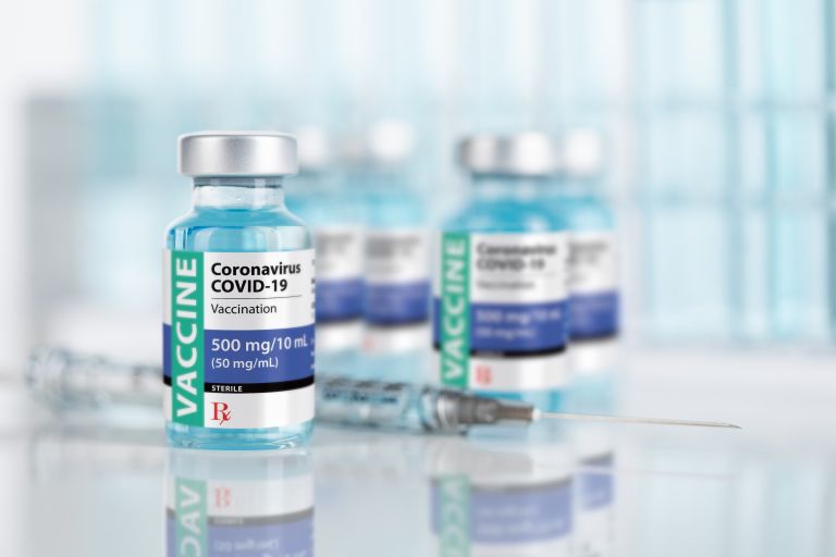 «Ασπίδα» στην εξάπλωση των μεταλλάξεων τα εμβόλια κατά του κοροναϊού | vita.gr