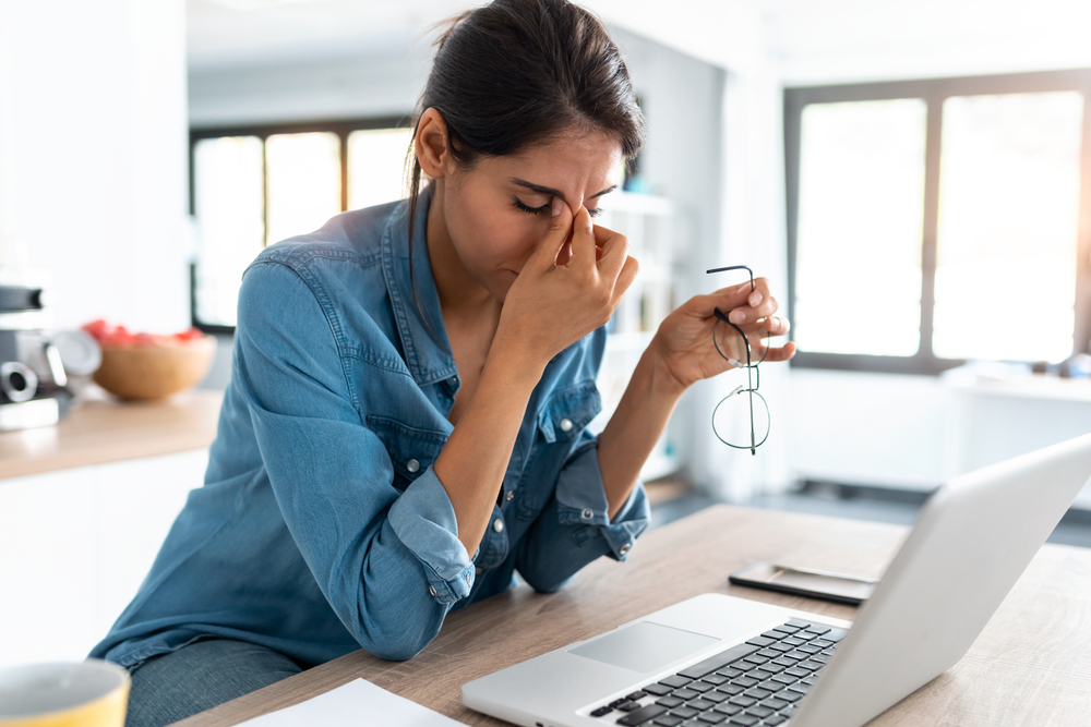 Financial wellness: Πώς το άγχος για τα οικονομικά επηρεάζει την υγεία μας