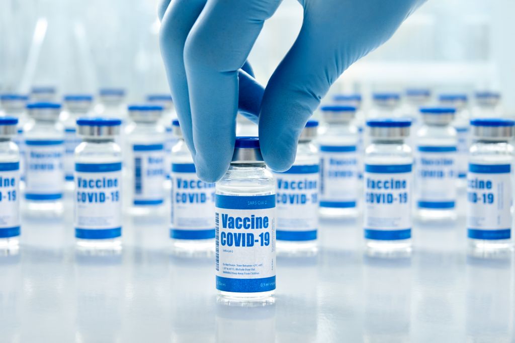 Pfizer Vs Moderna: Νέα δεδομένα για το ποσοστό προστασίας των εμβολίων