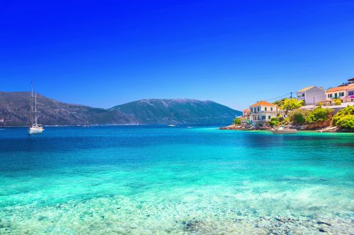 Οι 545 ελληνικές παραλίες με «Γαλάζια Σημαία» σε ένα κλικ
