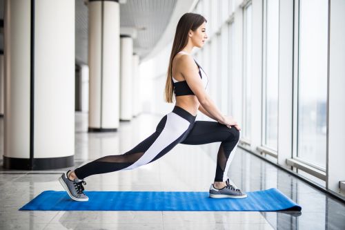 Home workout : Τονώστε το κάτω μέρος του σώματός σας χωρίς εξοπλισμό