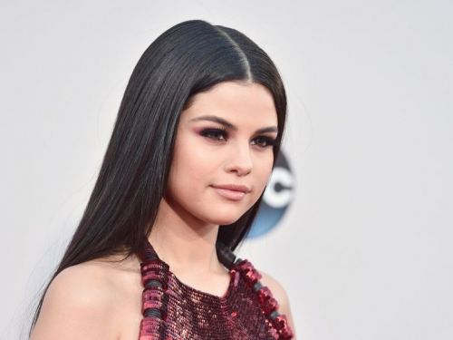 Καλοκαιρινό μακιγιάζ από την Selena Gomez