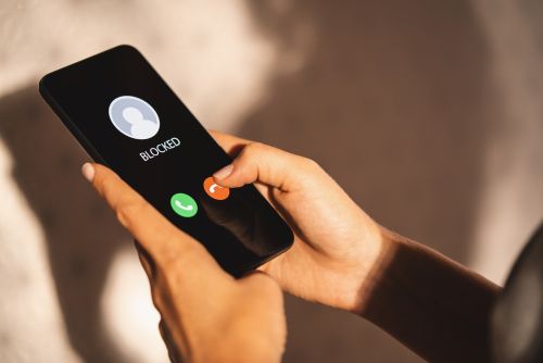 Ενοχλητικές κλήσεις: Έτσι θα τις μπλοκάρετε στο κινητό