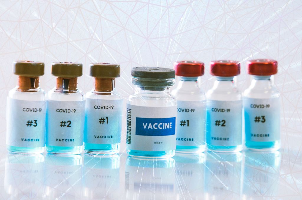 Εμβόλια VS μετάλλαξης Δέλτα - Ποιο προστατεύει καλύτερα;