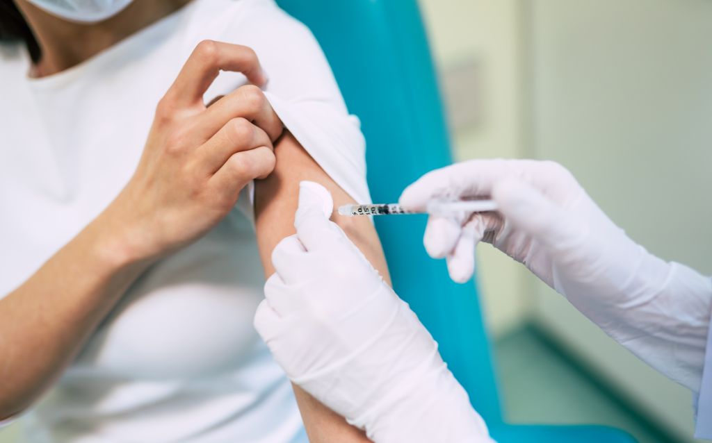 Μετάλλαξη Δέλτα - Τεστ και για τους πλήρως εμβολιασμένους