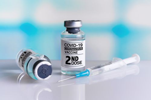 Εμβόλια κοροναϊού: Γιατί δεν πρέπει να παραλείπεται η δεύτερη δόση